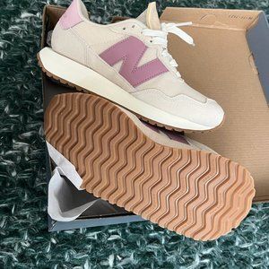 New Balance Women's Sneakers in Cream and Pink